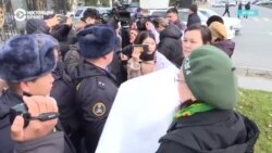 Больше года в центре Бишкека запрещены мирные собрания и митинги. Как с этим пытаются бороться?
