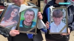 В Сумах хоронят жертв российского удара 13 апреля. Погибла вся семья: Николай, Наталия и их 11-летний сын Максим